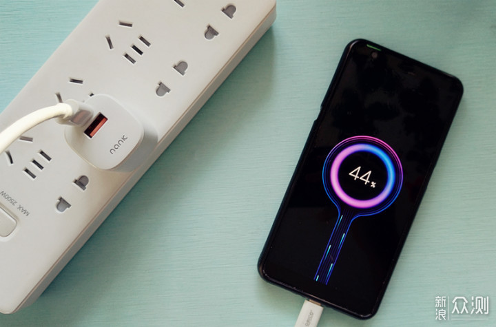 iPhone好搭档,南卡C2 20W双口快充充电器体验_新浪众测