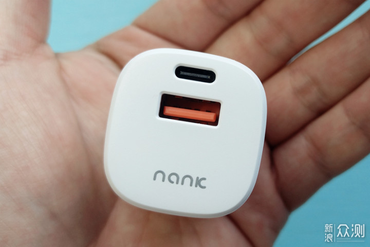 iPhone好搭档,南卡C2 20W双口快充充电器体验_新浪众测