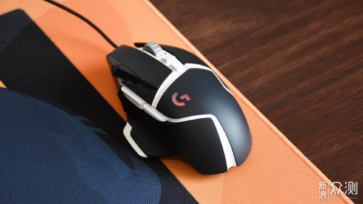 罗技G502 Hero电竞鼠标：定制微动 扎实手感_新浪众测