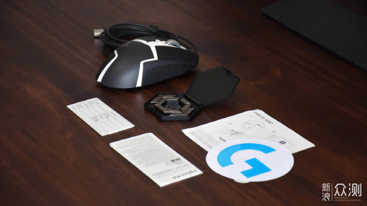 罗技G502 Hero电竞鼠标：定制微动 扎实手感_新浪众测