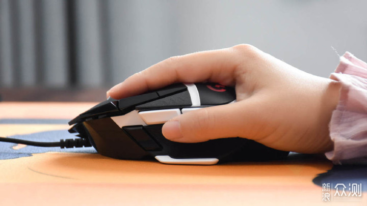 罗技G502 Hero电竞鼠标：定制微动 扎实手感_新浪众测