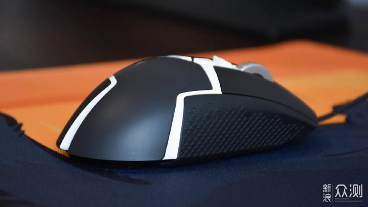 罗技G502 Hero电竞鼠标：定制微动 扎实手感_新浪众测