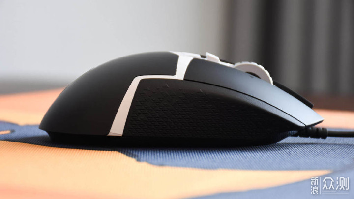 罗技G502 Hero电竞鼠标：定制微动 扎实手感_新浪众测