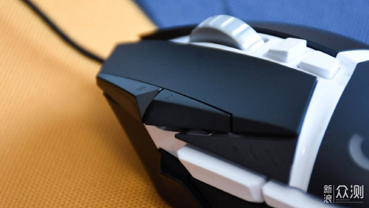 罗技G502 Hero电竞鼠标：定制微动 扎实手感_新浪众测