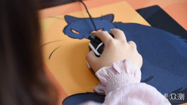 罗技G502 Hero电竞鼠标：定制微动 扎实手感_新浪众测