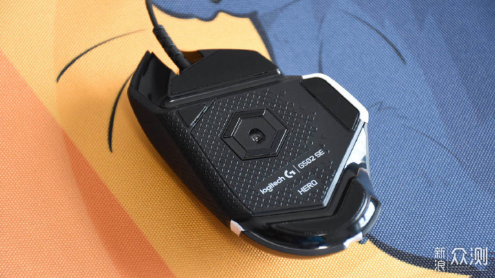 罗技G502 Hero电竞鼠标：定制微动 扎实手感_新浪众测