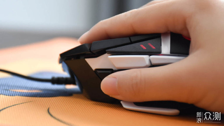 罗技G502 Hero电竞鼠标：定制微动 扎实手感_新浪众测