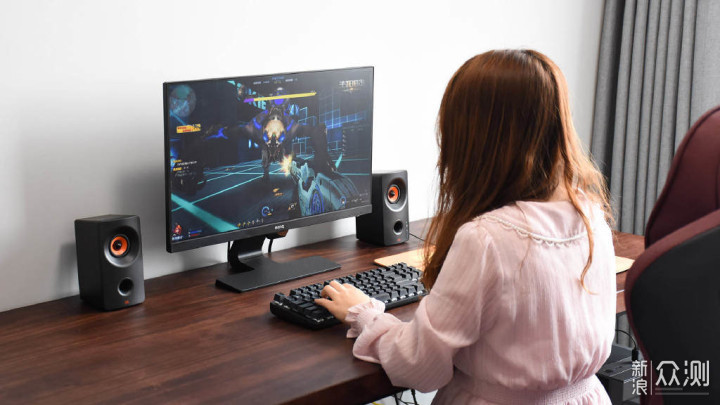 罗技G502 Hero电竞鼠标：定制微动 扎实手感_新浪众测