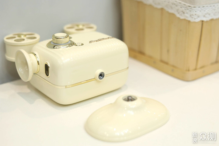 被它的颜值破防了,猫王灵感P5投影仪实测_新浪众测