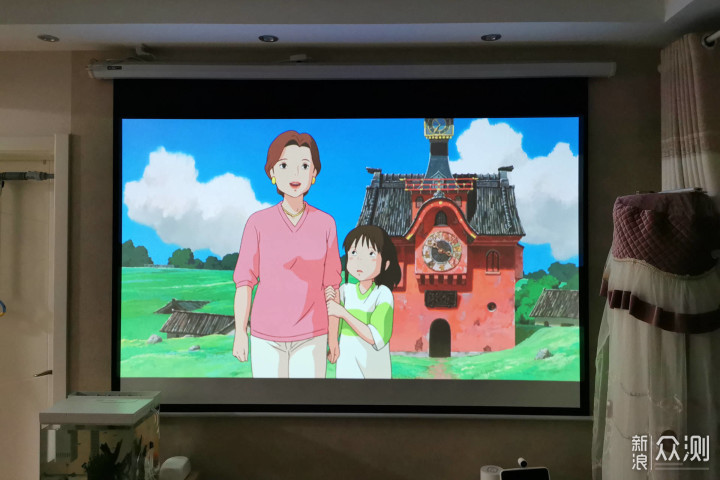 被它的颜值破防了,猫王灵感P5投影仪实测_新浪众测