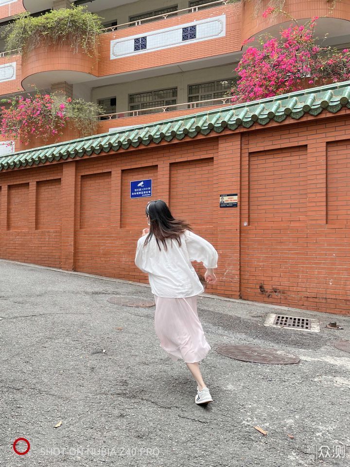 以人文拍摄之名,35mm主摄努比亚Z40 Pro体验 _新浪众测
