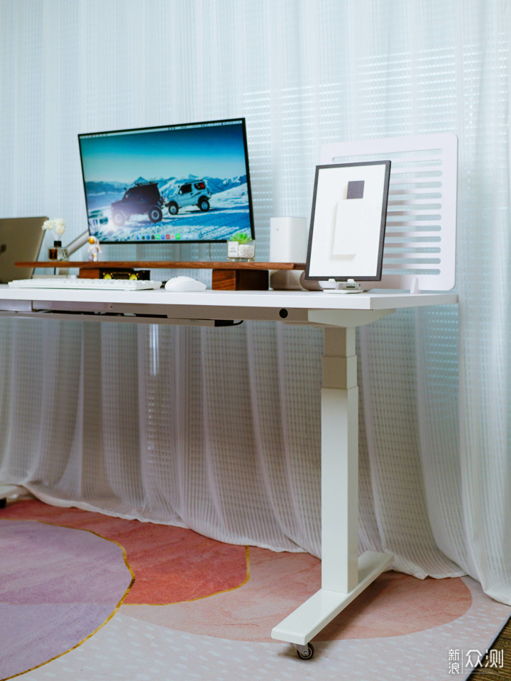 给自己一个健康的办公环境 极创悠品升降桌_新浪众测
