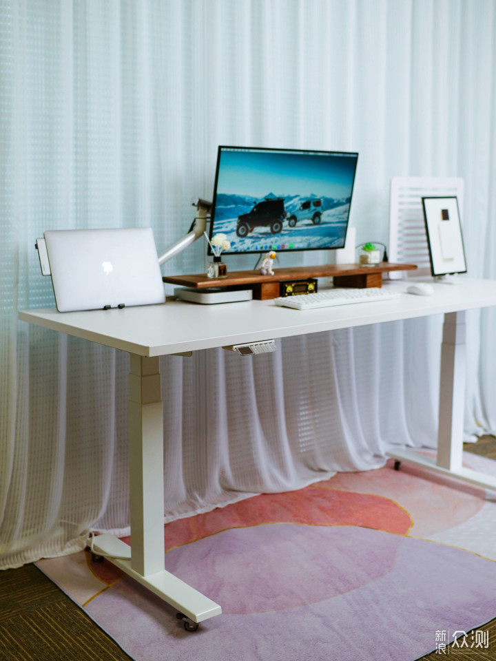 给自己一个健康的办公环境 极创悠品升降桌_新浪众测