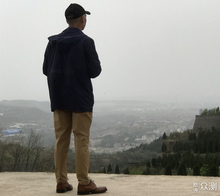 商务或者休闲，都有成熟自信的穿着_新浪众测