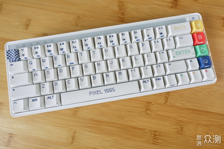 米物ART像素1985三模机械键盘开箱，内有彩蛋_新浪众测