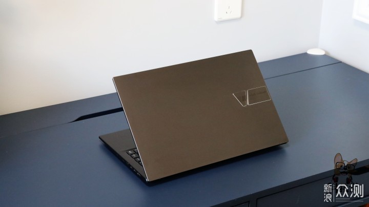 华硕无双评测:12代标压+120Hz高刷OLED轻薄本_新浪众测