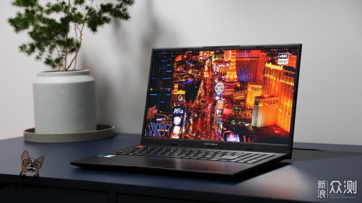 华硕无双评测:12代标压+120Hz高刷OLED轻薄本_新浪众测
