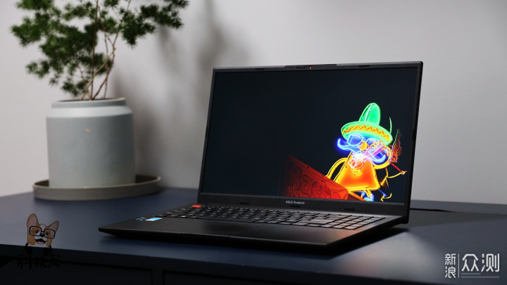 华硕无双评测:12代标压+120Hz高刷OLED轻薄本_新浪众测