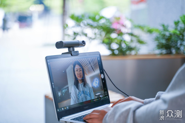 直播、上网课的利器!——大眼猴智能摄像头_新浪众测
