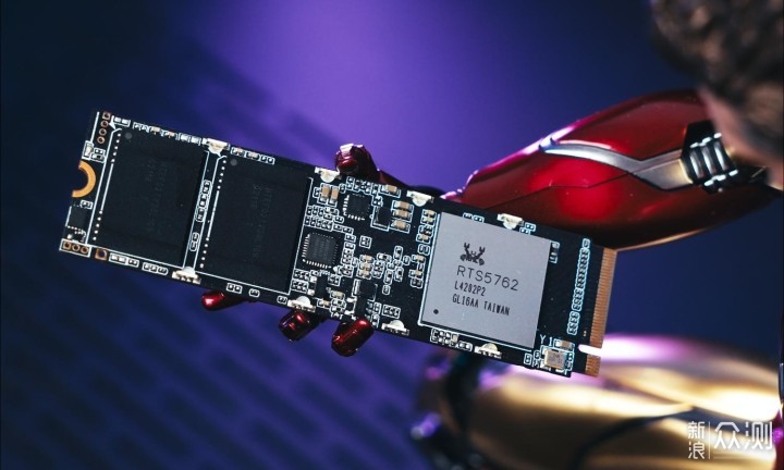 玩灯新宠：朗科 绝影NV3000 RGB SSD_新浪众测