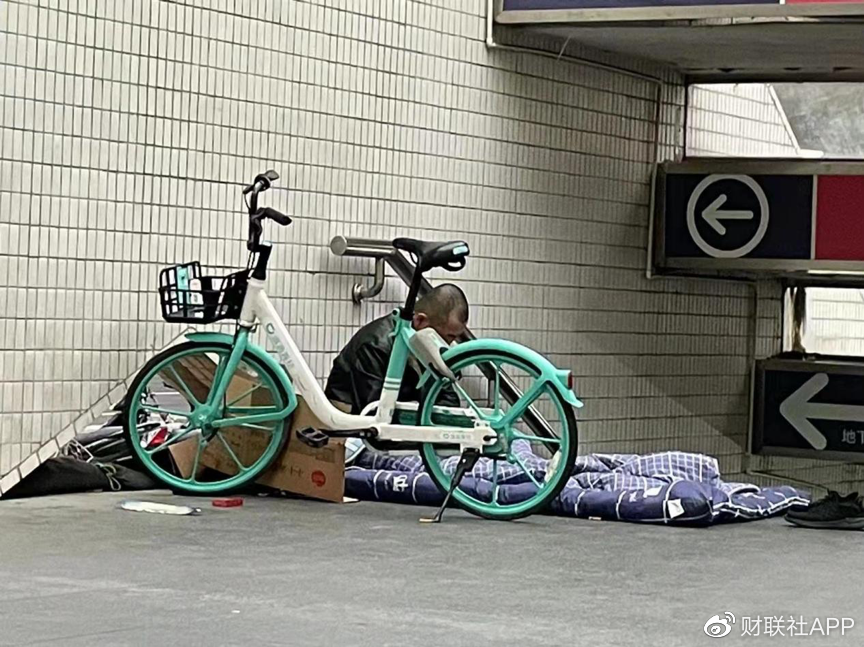 上海骑手：核酸每日一检 路上穿梭的小哥越来越多
