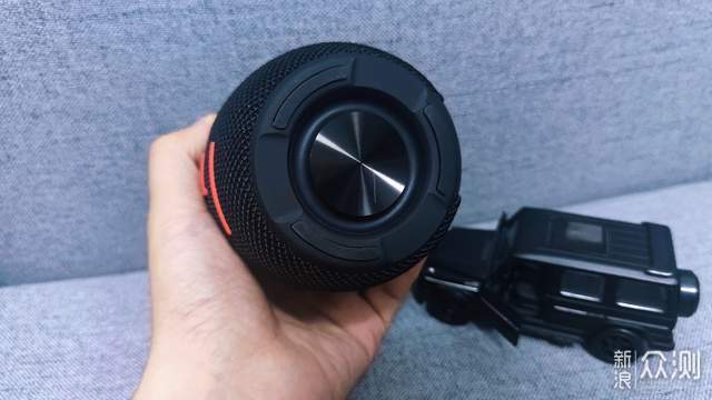 户外蓝牙音箱最大误区:买来吃土,续航拉胯_新浪众测