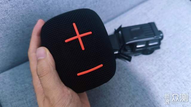 户外蓝牙音箱最大误区:买来吃土,续航拉胯_新浪众测