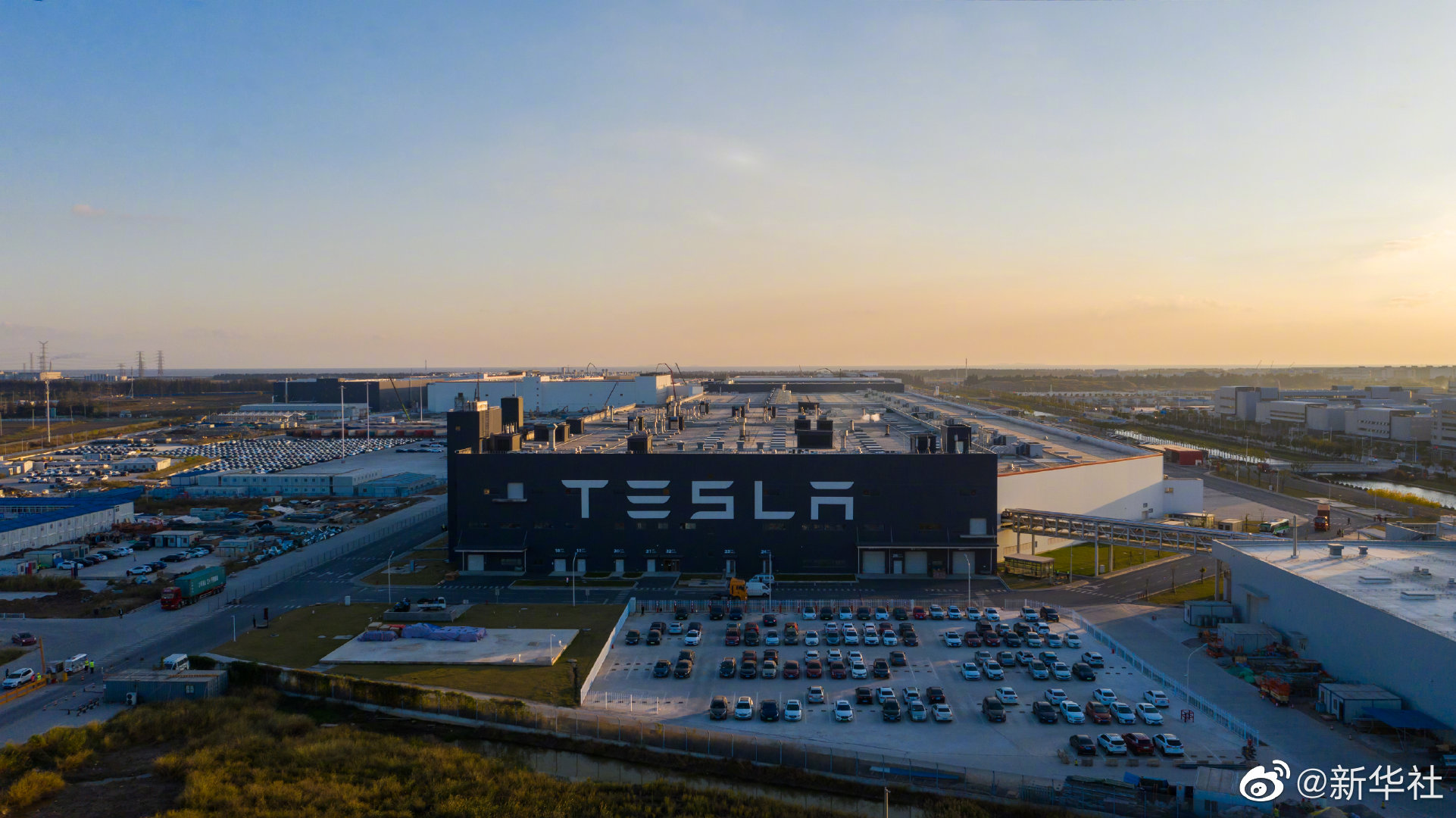 特斯拉降价策略解析 电动车价格战真相