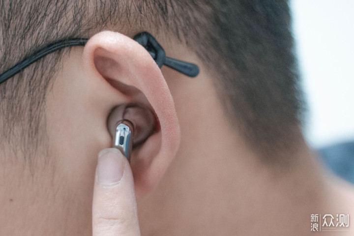 能测体温的耳机你见过吗？荣耀Earbuds 3 Pro_新浪众测