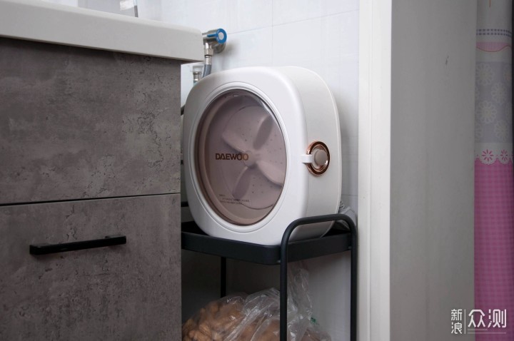 你痛恨洗袜子吗?试试大宇迷你折叠洗衣机_新浪众测