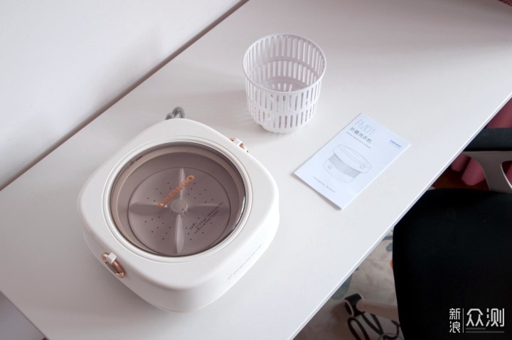 你痛恨洗袜子吗?试试大宇迷你折叠洗衣机_新浪众测