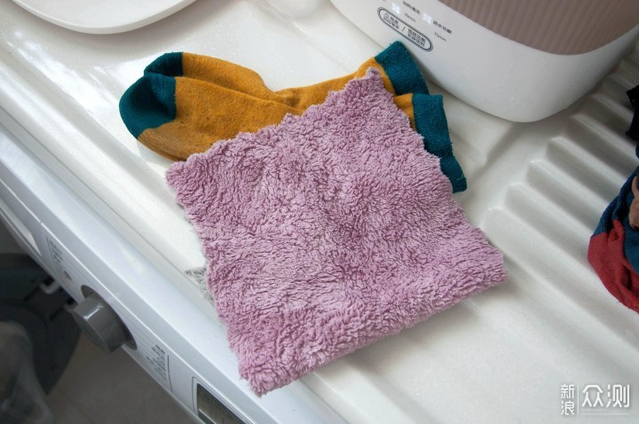 你痛恨洗袜子吗?试试大宇迷你折叠洗衣机_新浪众测