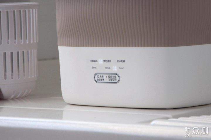 你痛恨洗袜子吗?试试大宇迷你折叠洗衣机_新浪众测