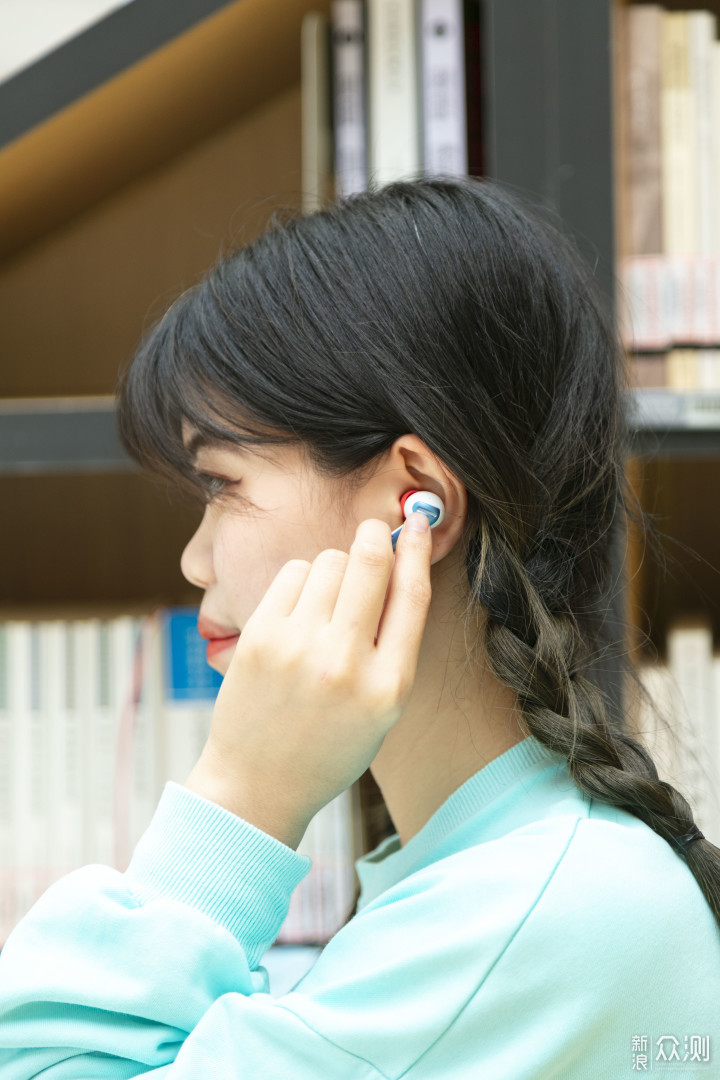 大胆配色的QCY G1机甲款—科技感满满_新浪众测