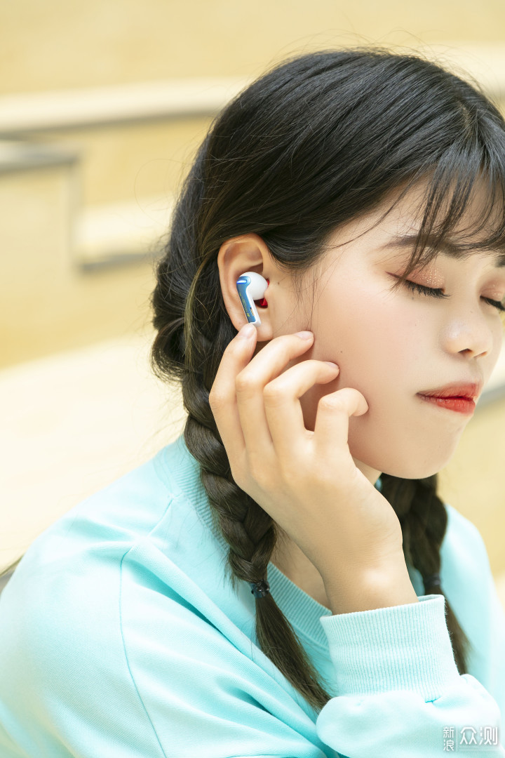 大胆配色的QCY G1机甲款—科技感满满_新浪众测