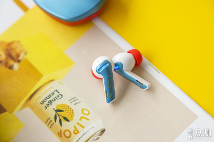 大胆配色的QCY G1机甲款—科技感满满_新浪众测