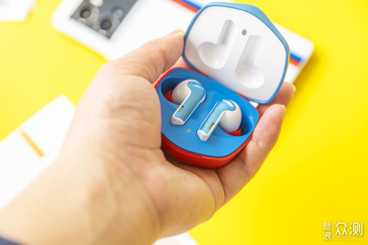 大胆配色的QCY G1机甲款—科技感满满_新浪众测