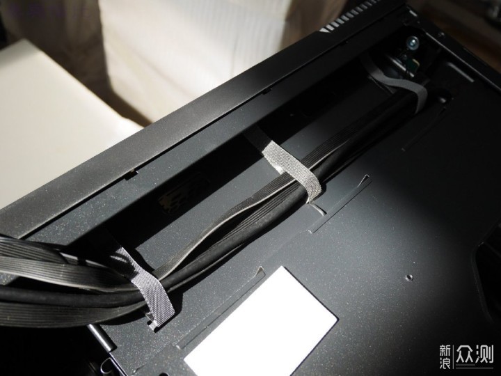 大水牛守护者V1:单面玻璃侧透设计,物有所值_新浪众测