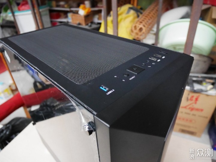 大水牛守护者V1:单面玻璃侧透设计,物有所值_新浪众测