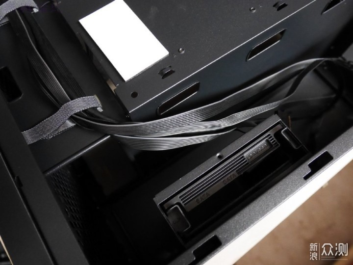 大水牛守护者V1:单面玻璃侧透设计,物有所值_新浪众测