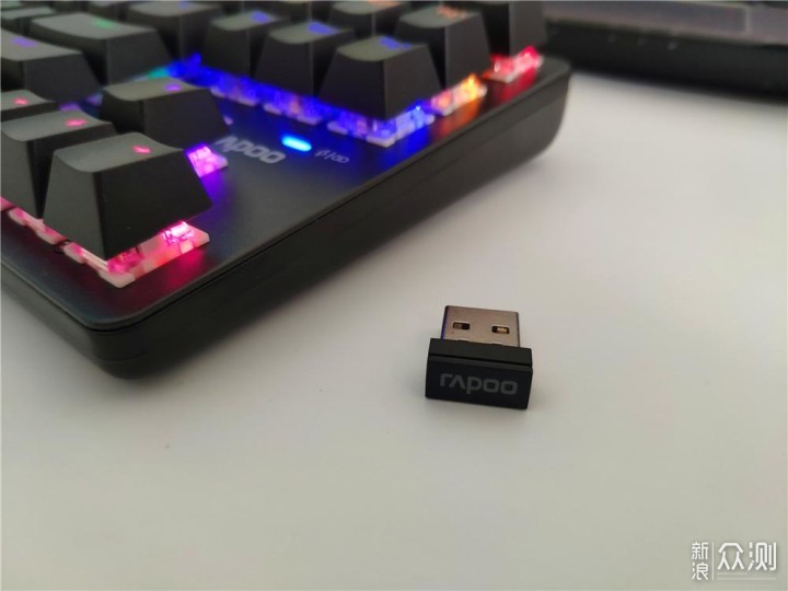 多模一键切换、炫彩灯效，办公游戏轻松用_新浪众测