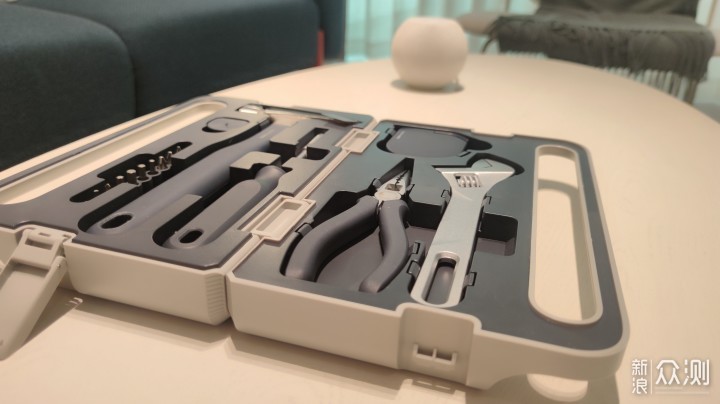 哪个工具党不动心,这款家用工具箱真好看_新浪众测