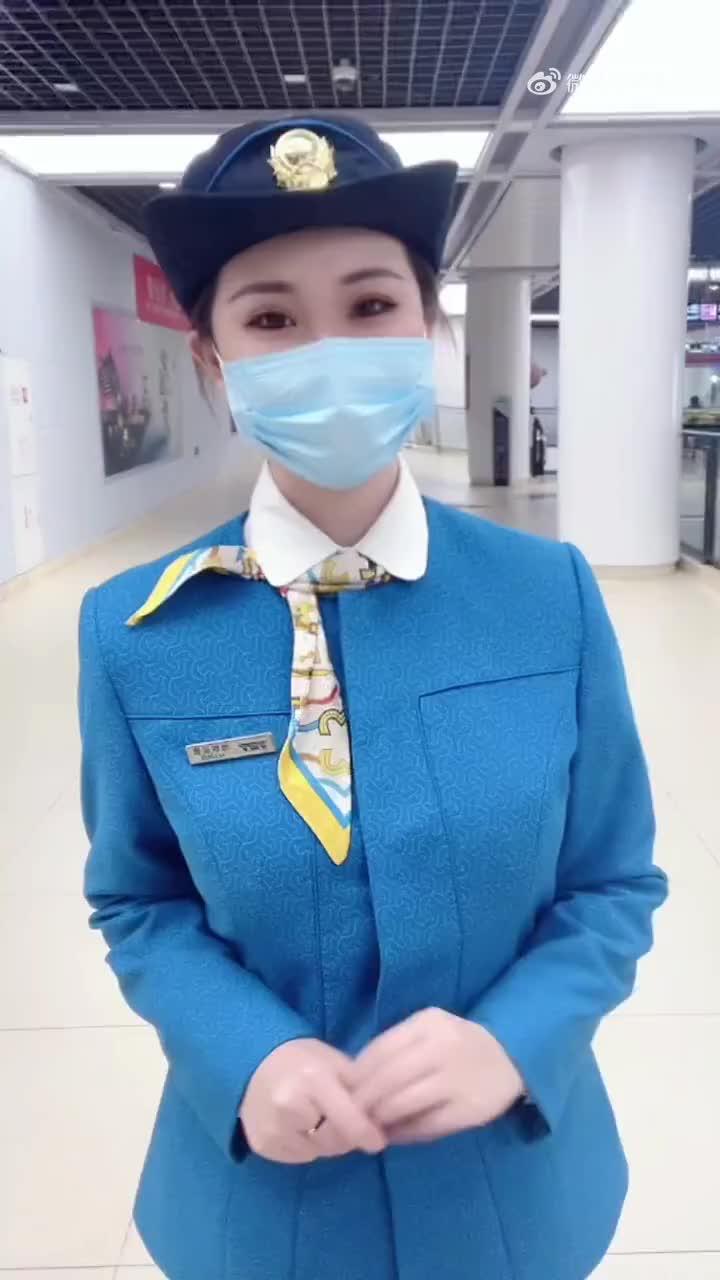 飒美天津地铁员工新装五一全面亮相