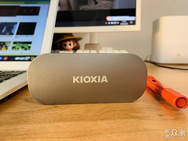 小巧精致高速传输,铠侠XD10移动固态硬盘体验_新浪众测