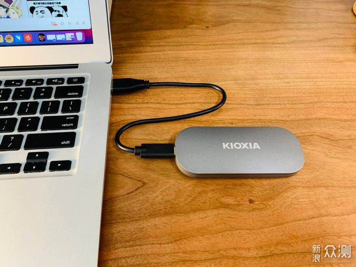 小巧精致高速传输,铠侠XD10移动固态硬盘体验_新浪众测