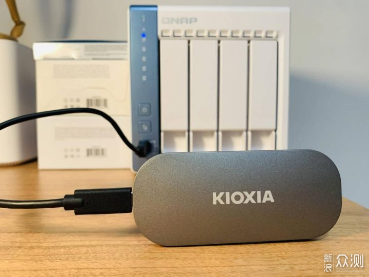 小巧精致高速传输,铠侠XD10移动固态硬盘体验_新浪众测