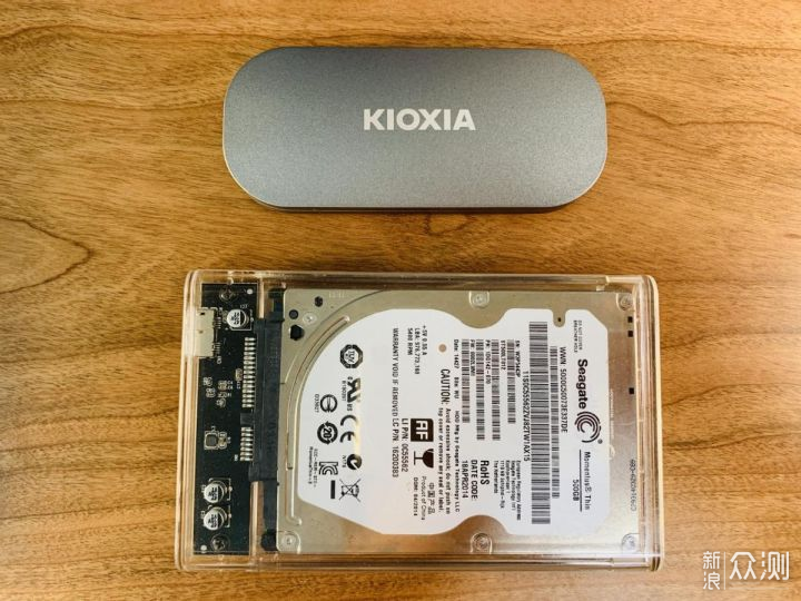 小巧精致高速传输,铠侠XD10移动固态硬盘体验_新浪众测
