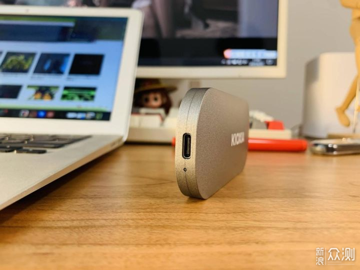 小巧精致高速传输,铠侠XD10移动固态硬盘体验_新浪众测