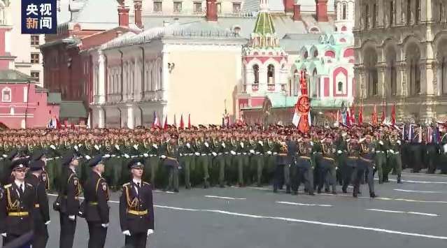 总台记者直击：俄罗斯举行胜利日红场阅兵总彩排