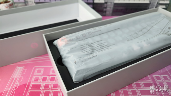 洛斐小翘为你诠释机械键盘的“小而美”_新浪众测